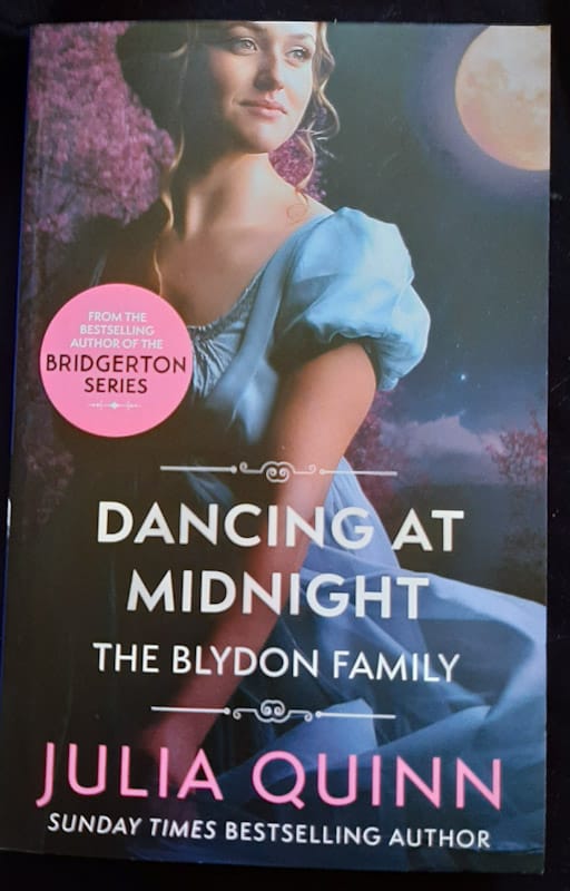 Dancing At Midnight (The Splendid Trilogy #2) (Julia Quinn)