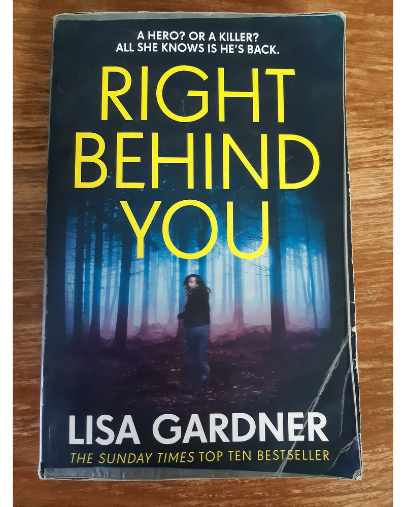 Front Cover Of Right Behind You By Lisa Gardner)