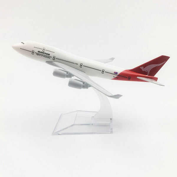 Front Cover Of The Best-Selling Book 16cm Boeing B747 QANTAS (Brand New)