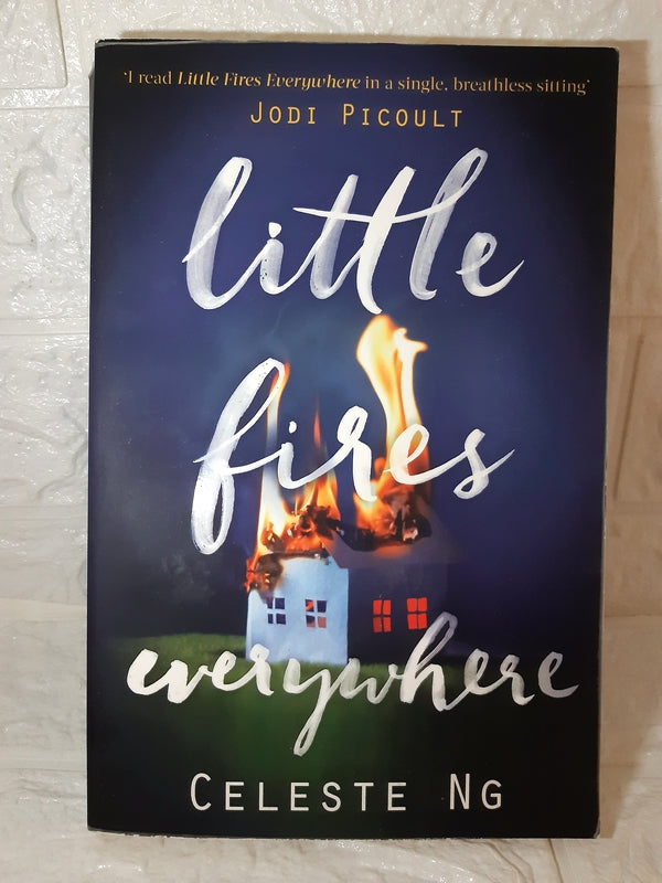 Front Cover Of Little Fires Everywhere (Celeste Ng)