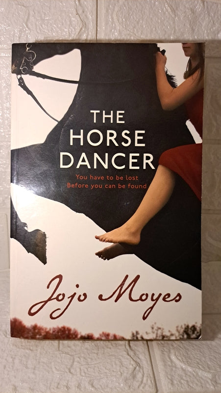 Front Cover Of The Horse Dancer (Jojo Moyes)