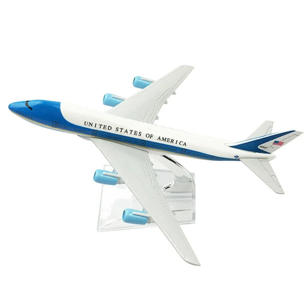 Front Cover Of The Best-Selling Book 16cm Boeing B747 Air Force One (Brand New)