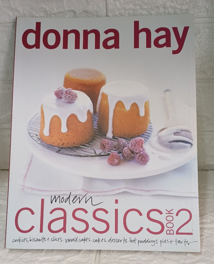 Front Cover Of Modern Classics, Book 2 (Donna Hay)