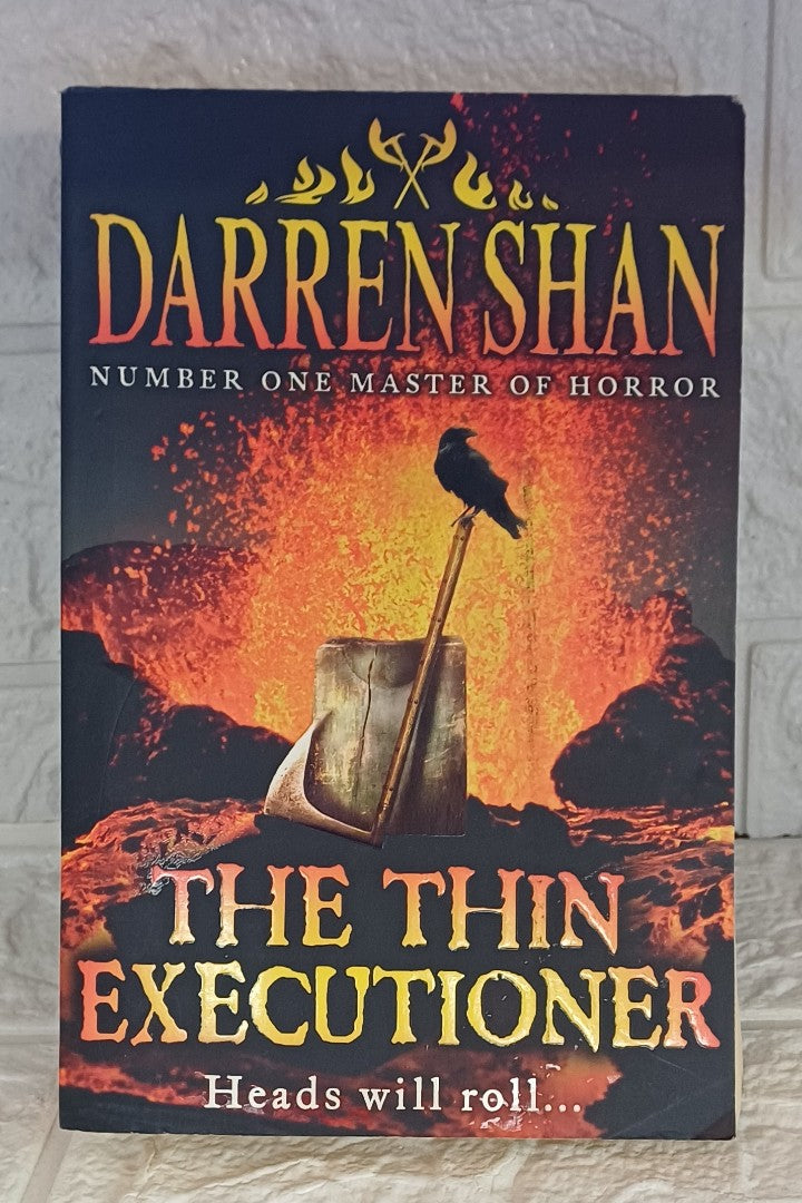 Front Cover Of The Thin Executioner (Darren Shan)