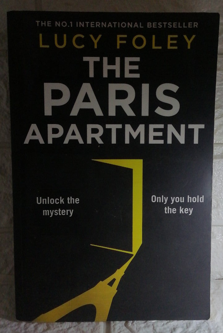 Front Cover Of The Paris Apartment (Lucy Foley)