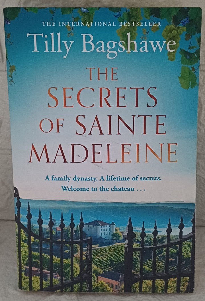 Front Cover Of The secrets of sainte madeleine (Tilly Bagshawe)