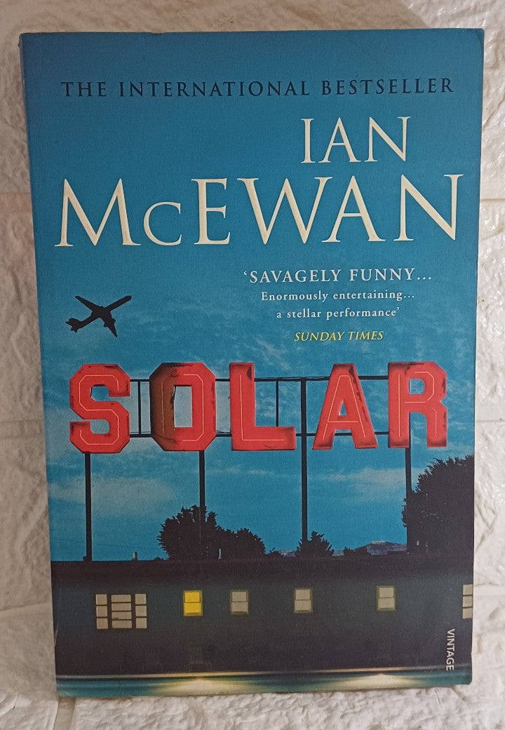 Front Cover Of Solar (Ian McEwan)