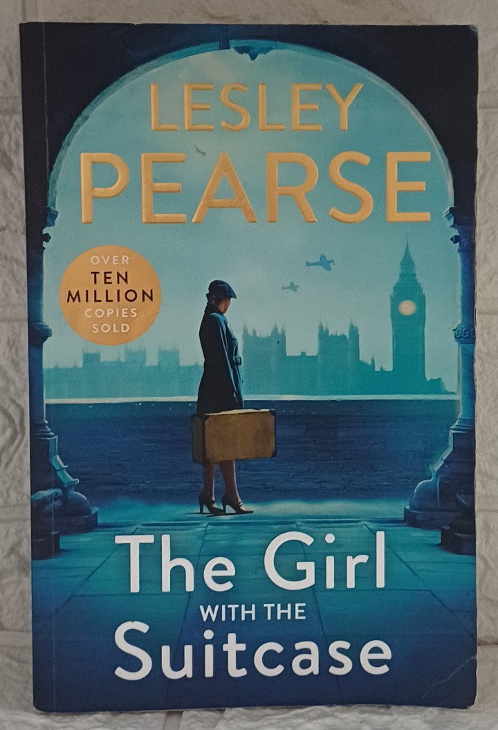 Front Cover Of The Girl with the Suitcase (Lesley Pearse)