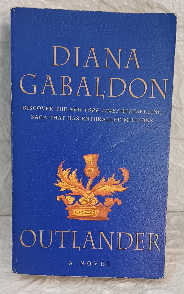 Front Cover Of Outlander (Outlander, #1) (Diana Gabaldon)