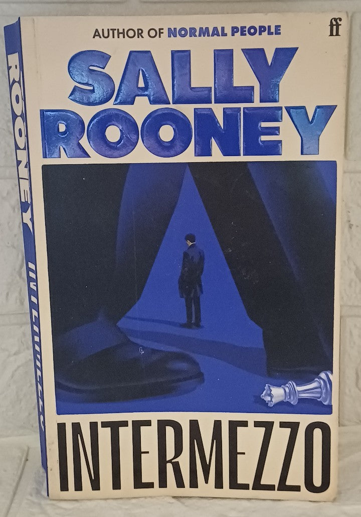 Front Cover Of Intermezzo (Sally Rooney)
