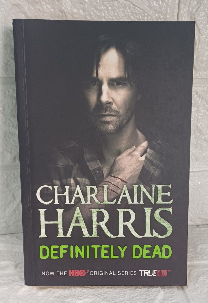 Front Cover Of Definitely Dead (Sookie Stackhouse, #6) (Charlaine Harris)