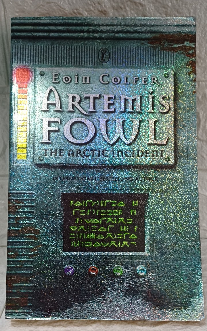 Front Cover Of The Arctic Incident (Artemis Fowl, #2) (Eoin Colfer)