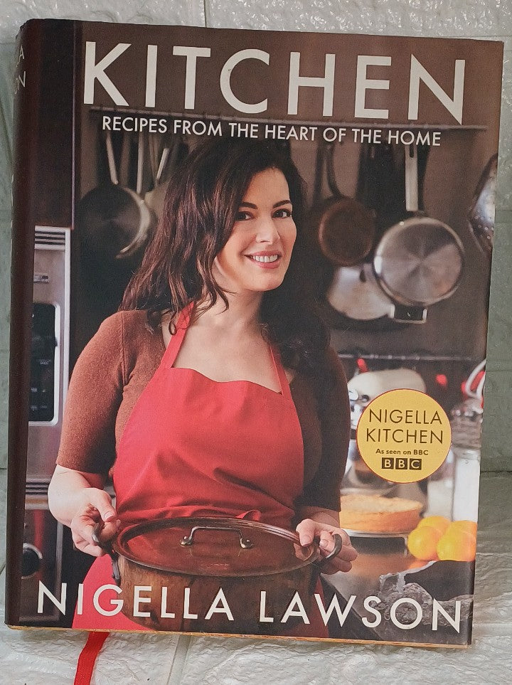 Front Cover Of Kitchen (Nigella Lawson)