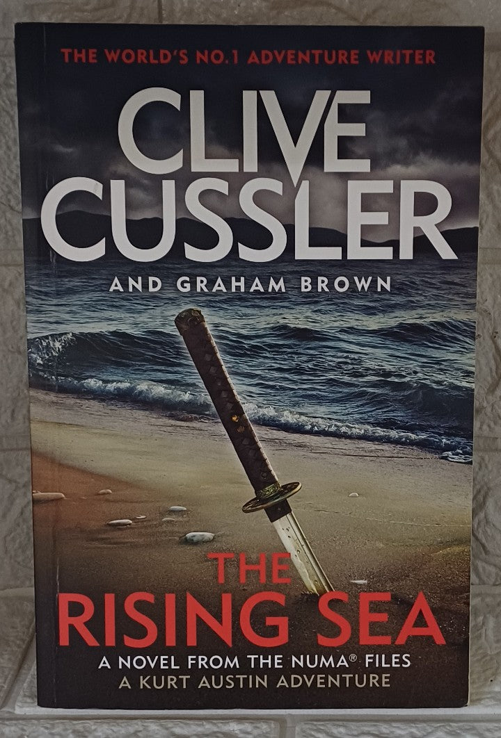 Front Cover Of The Rising Sea [Paperback] [Mar 08, 2018] Cussler, Clive,Brown, Graham (Clive Cussler)