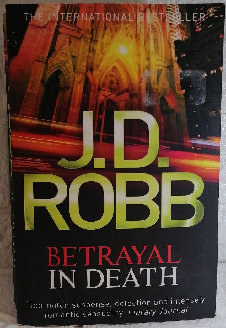 Front Cover Of Betrayal in Death (In Death #12) (J.D. Robb)