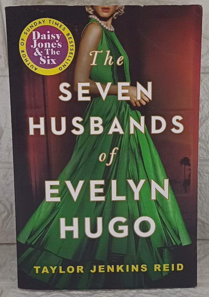 Front Cover Of The Seven Husbands of Evelyn Hugo (Taylor Jenkins Reid)