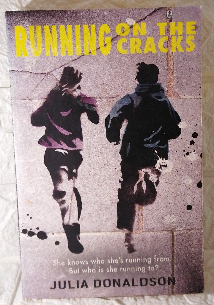 Front Cover Of Running on the Cracks (Julia Donaldson)