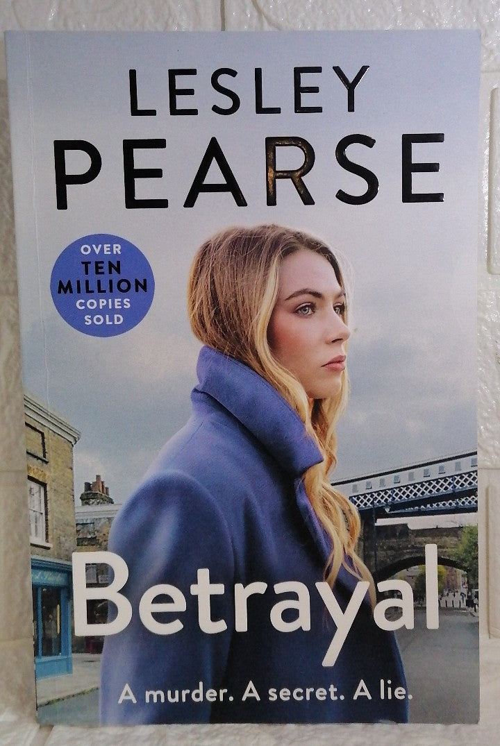 Betrayal (Lesley Pearse)