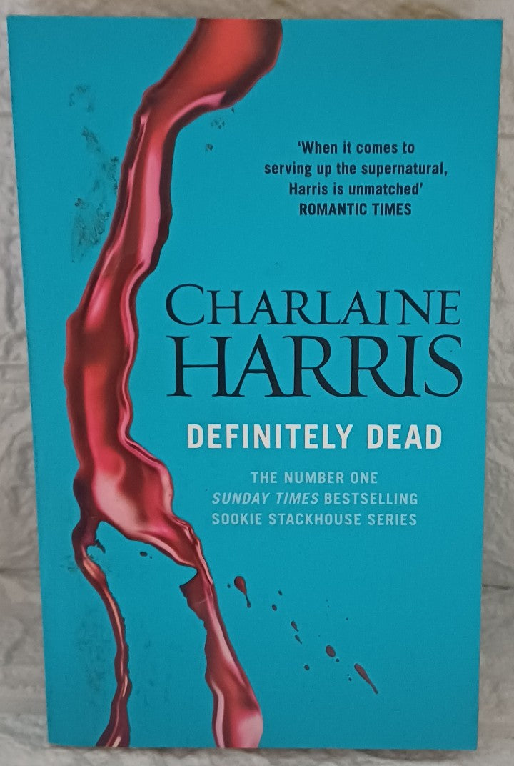 Front Cover Of Definitely Dead (Sookie Stackhouse, #6) (Charlaine Harris)