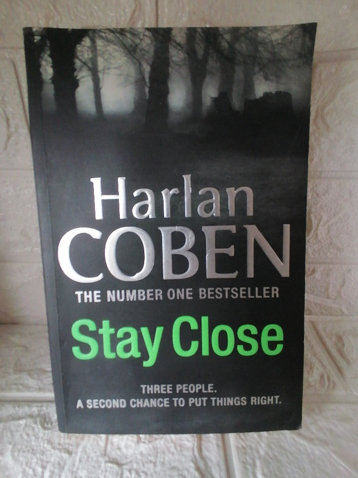 Front Cover Of Stay Close (Harlan Coben)