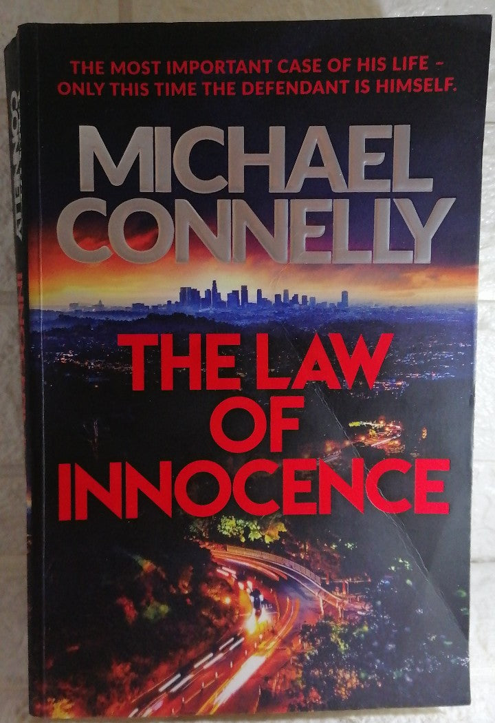 Front Cover Of The Law of Innocence (The Lincoln Lawyer, #6; Harry Bosch Universe #35) (Michael Connelly)