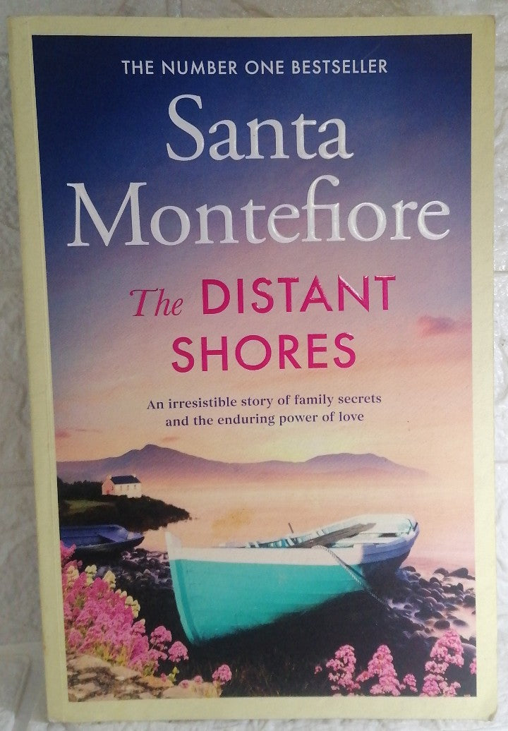Front Cover Of The Distant Shores (Santa Montefiore)