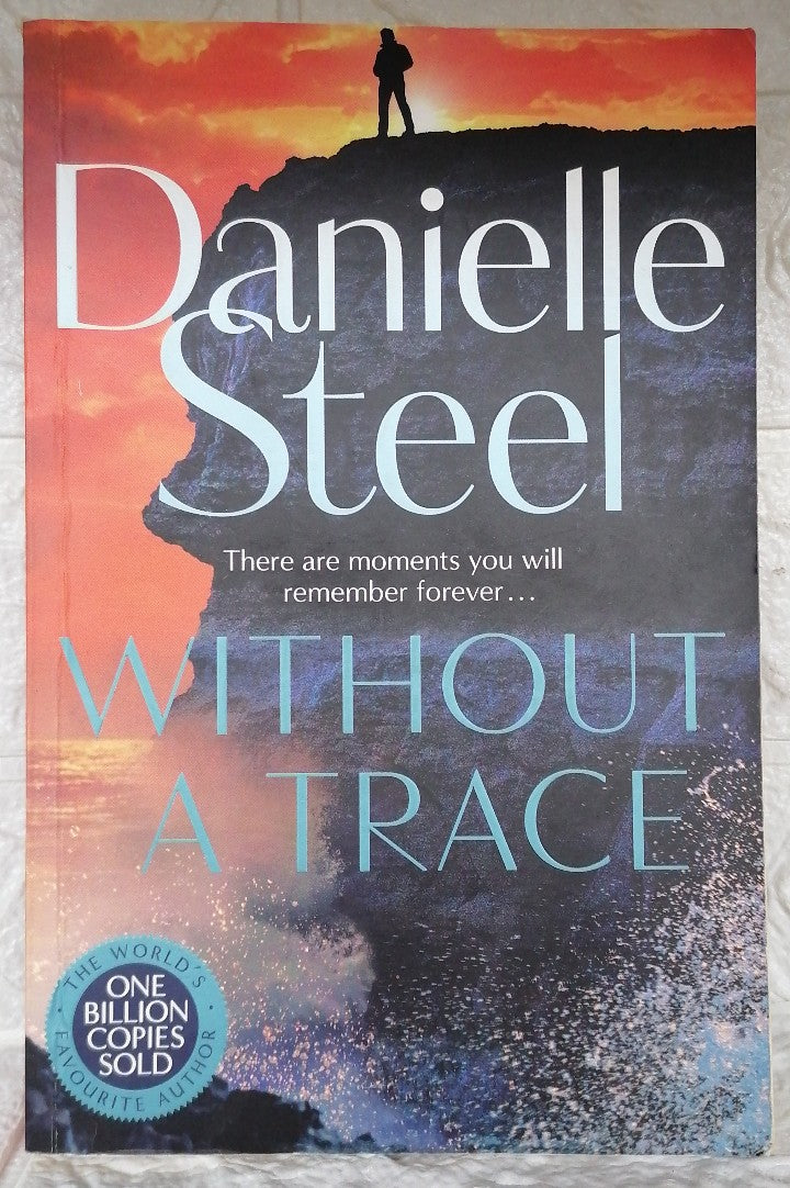 Front Cover Of Without a Trace (Danielle Steel)
