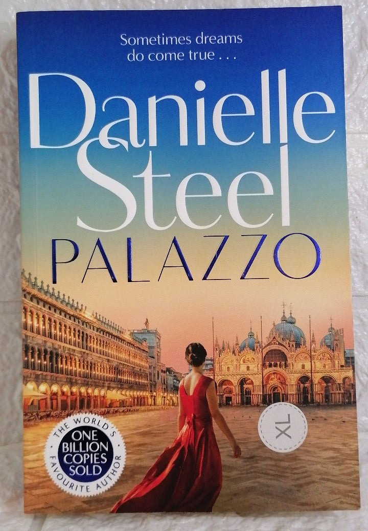 Front Cover Of Palazzo: Escape to Italy with a powerful story of love, family and legacy (Danielle Steel)