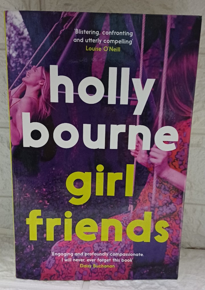 GIRL FRIENDS (Holly Bourne)