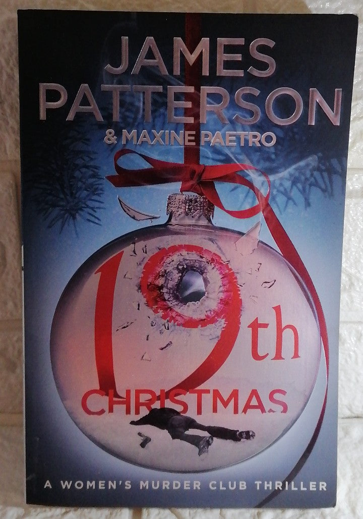 Front Cover Of 19th Christmas (Women's Murder Club #19) (Maxine Patterson)