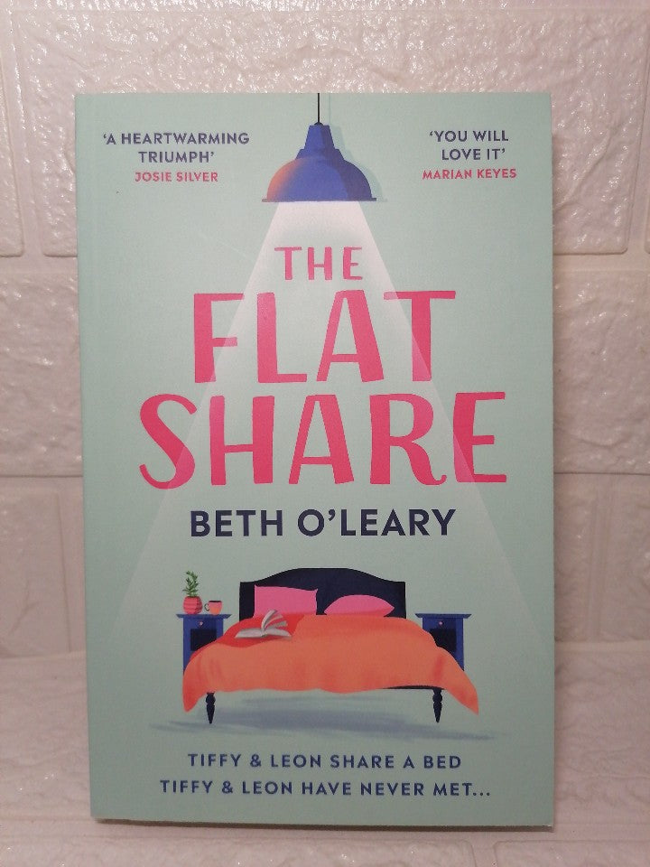 Front Cover Of The Flatshare (Beth O'Leary)