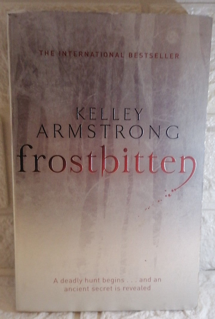 Front Cover Of Frostbitten (Women of the Otherworld, #10) (Kelley Armstrong)