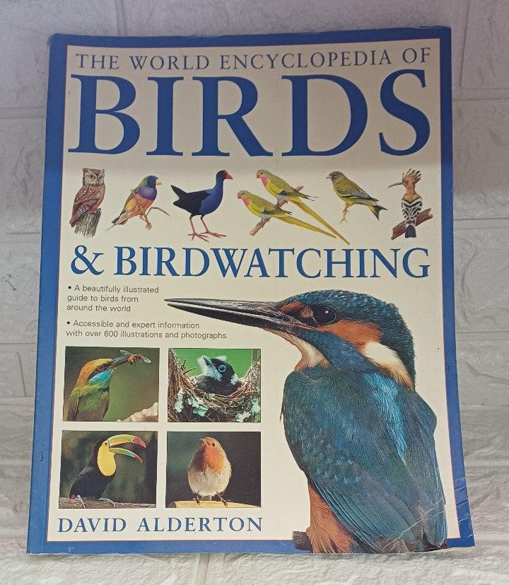 Front Cover Of The World Encyclopedia of Birds and Birdwatching (David Alderton)