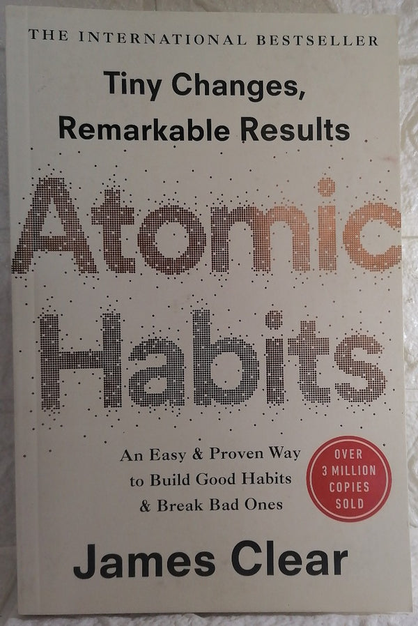 Front Cover Of Atomic Habits: An Easy & Proven Way to Build Good Habits & Break Bad Ones (James Clear)