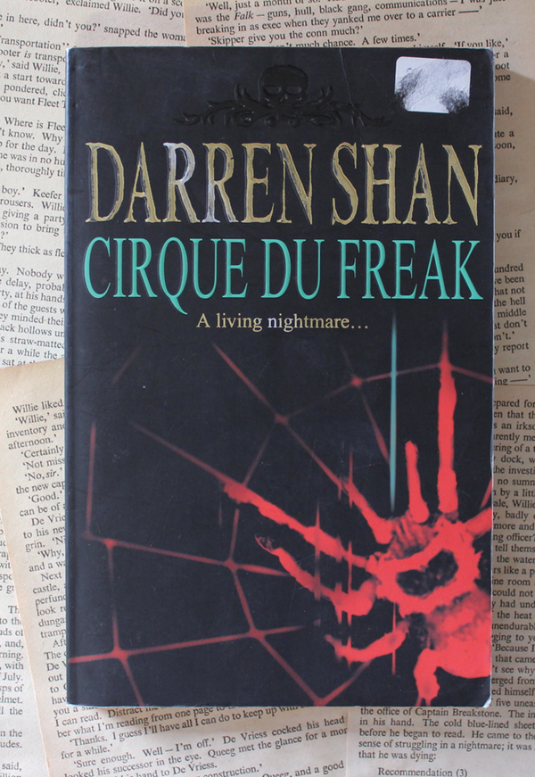 Front Cover Of Cirque Du Freak  (Darren Shan)