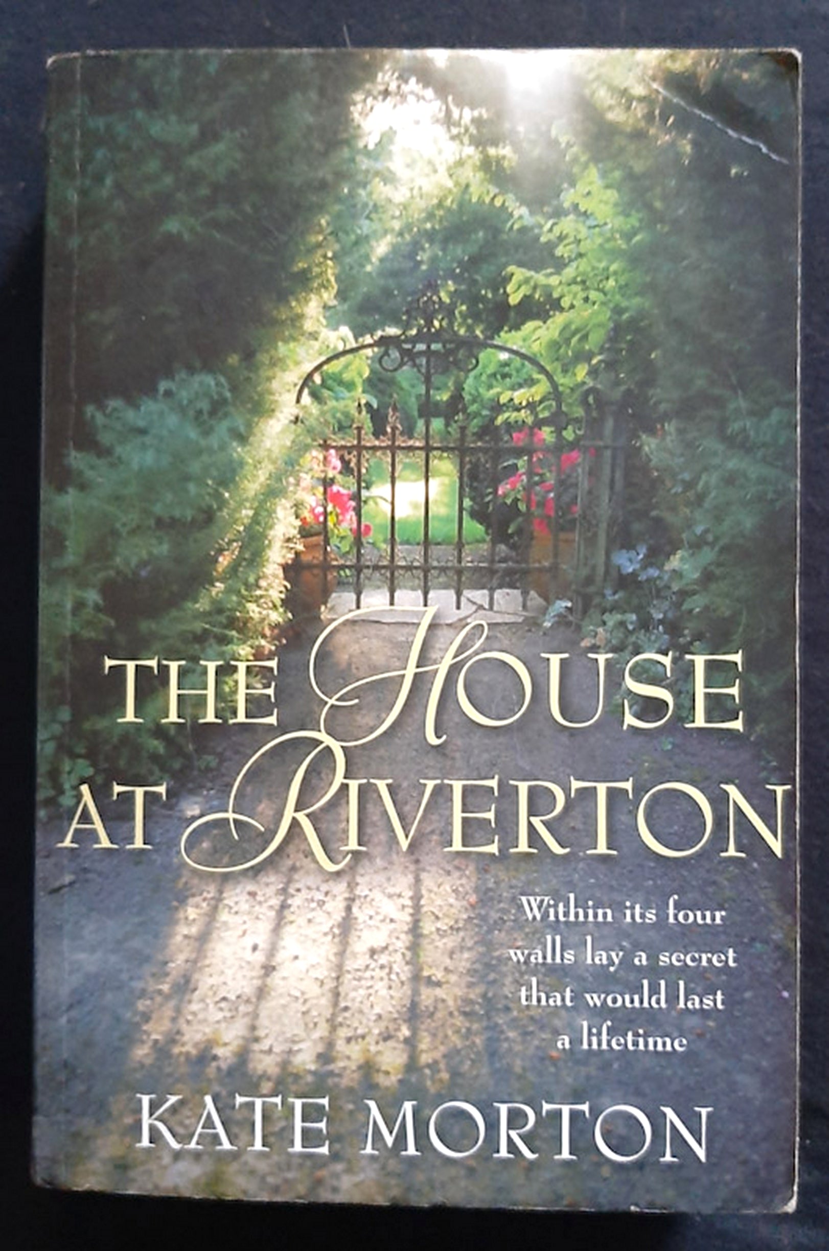Front Cover Of The House at Riverton (Kate Morton)