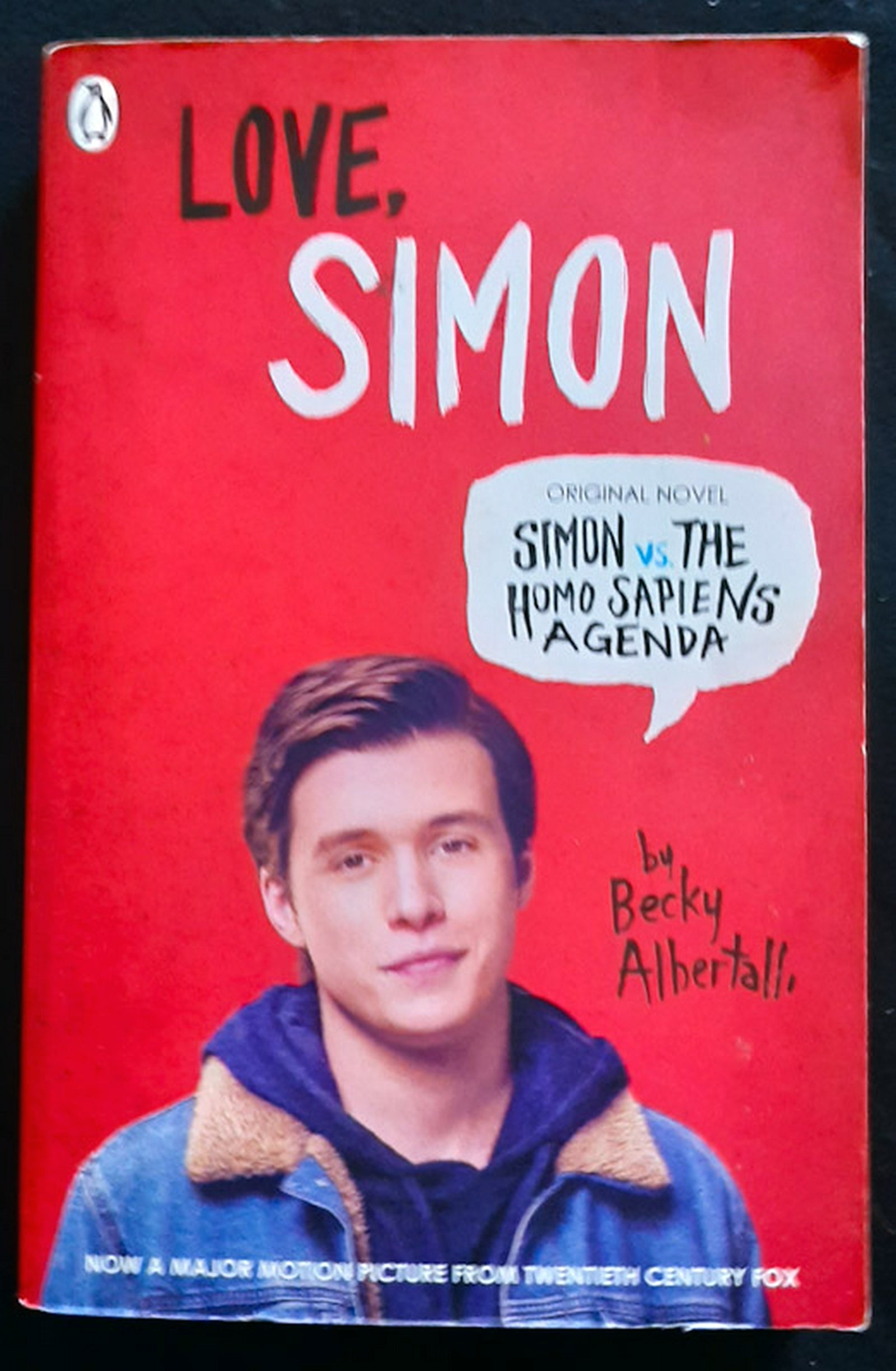 Front Cover Of Love Simon: Simon Vs The Homo Sapiens Agenda (Creekwood #1) (Becky Albertalli)