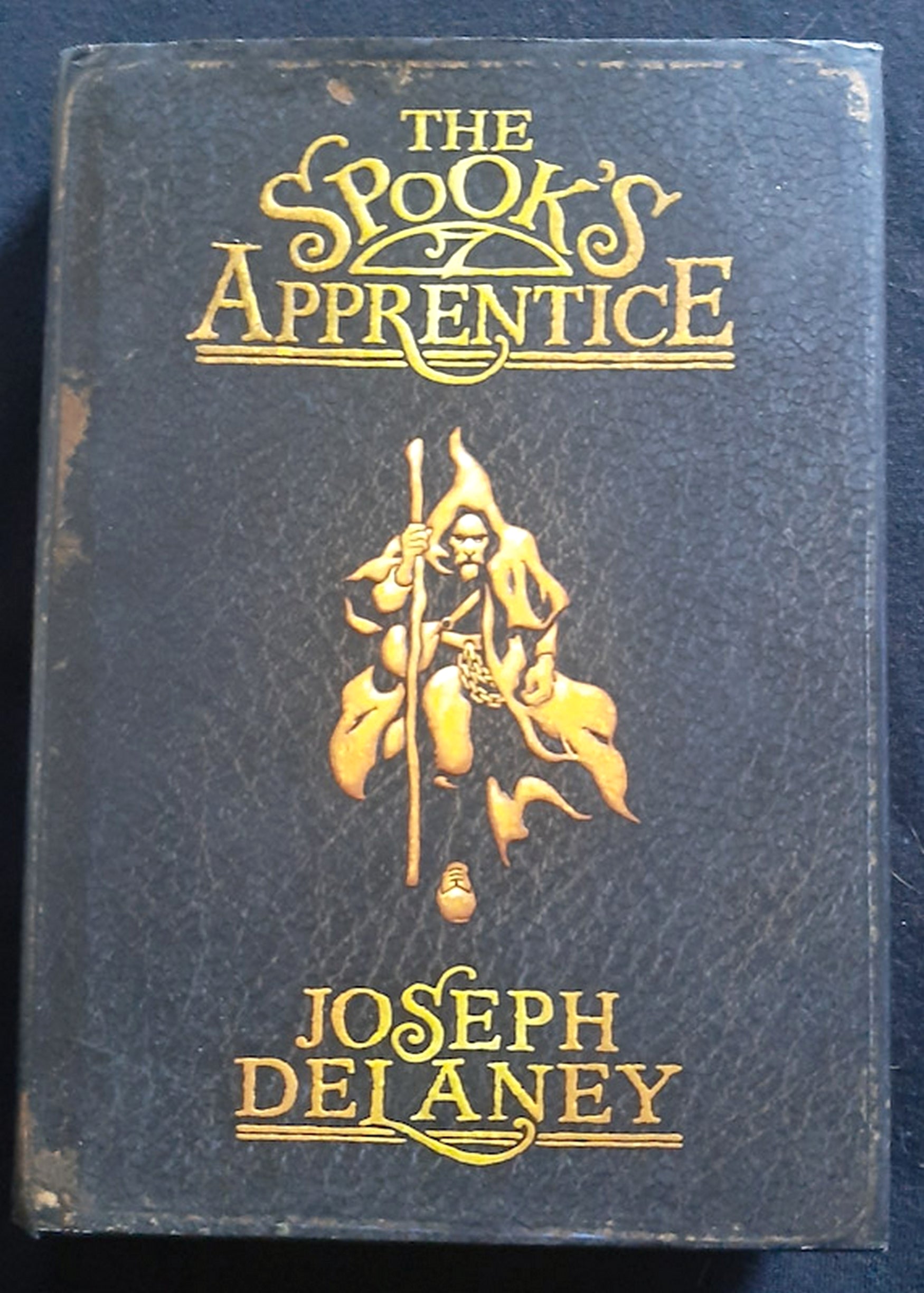 Front Cover Of The Spook's Apprentice (The Last Apprentice / Wardstone Chronicles #1) (Joseph Delaney)