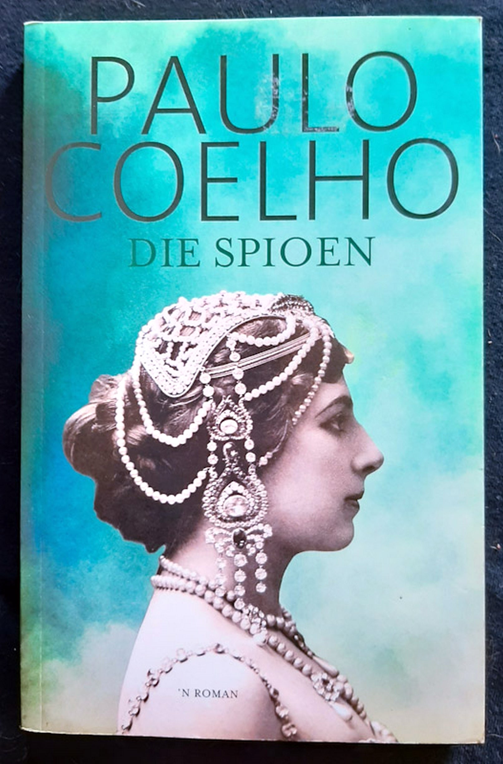 Front Cover Of Die Spioen (Paulo Coelho)