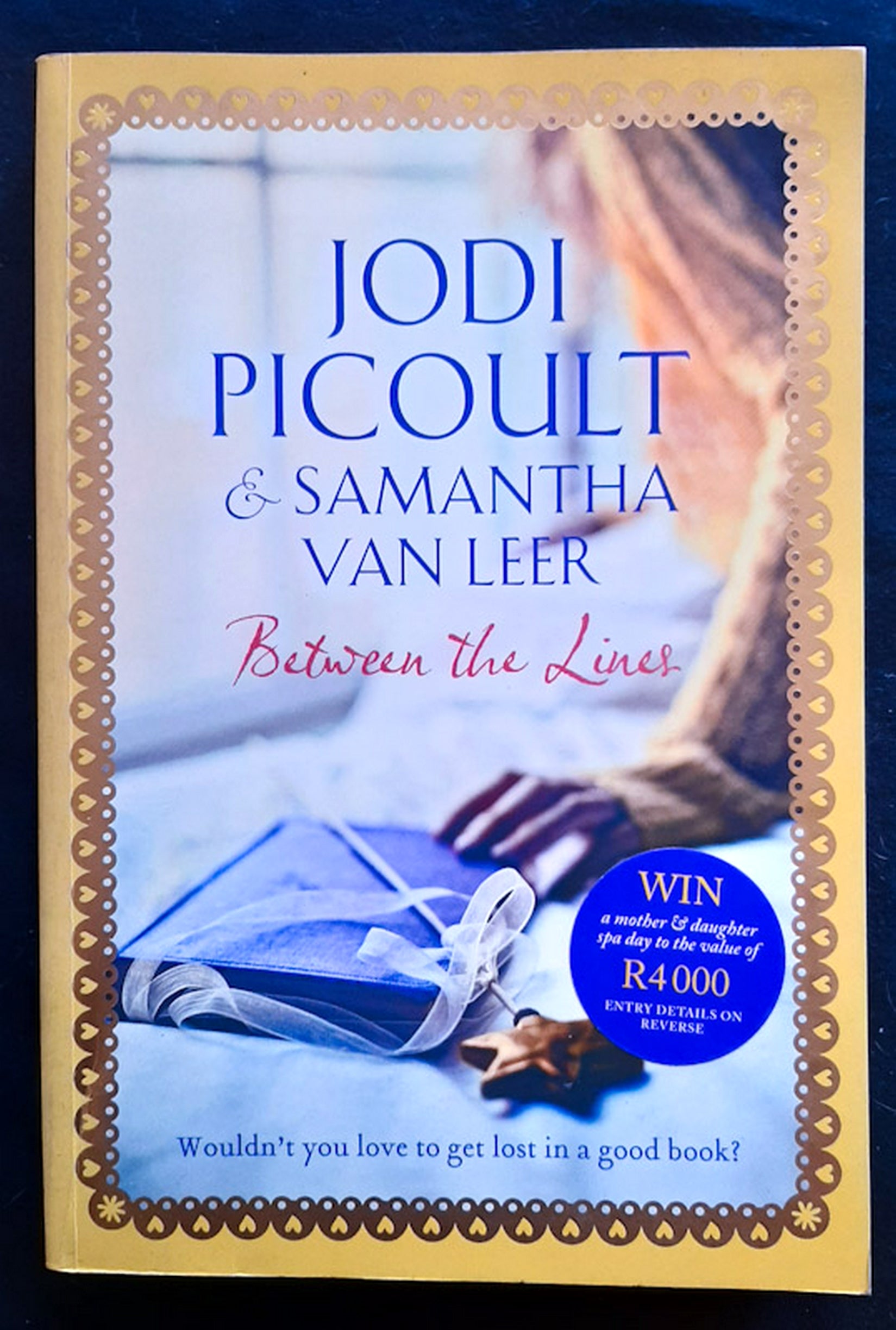 Front Cover Of Between the Lines (Between the Lines #1) (Jodi Picoult)