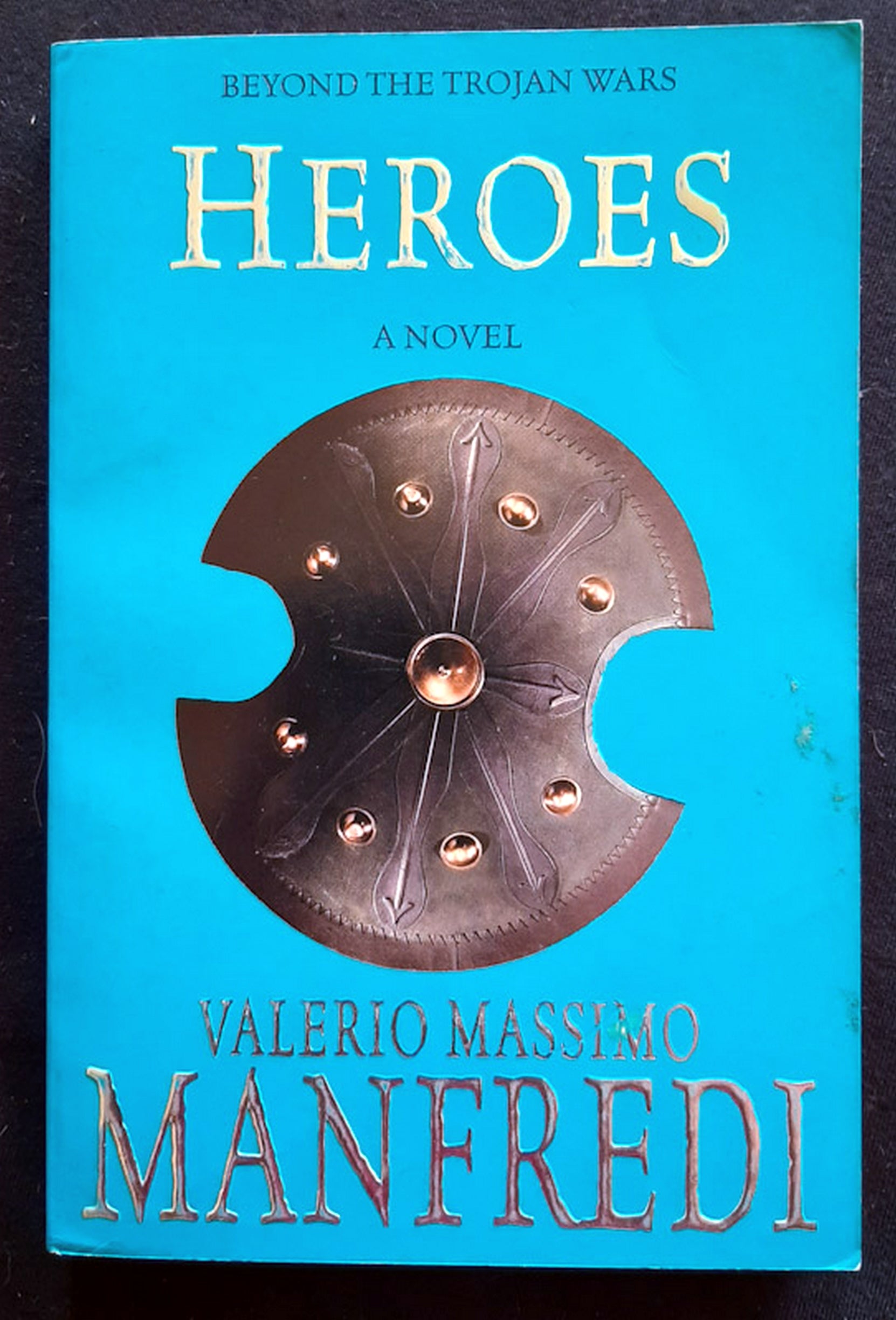 Front Cover Of Heroes (Valerio Massimo Manfredi)