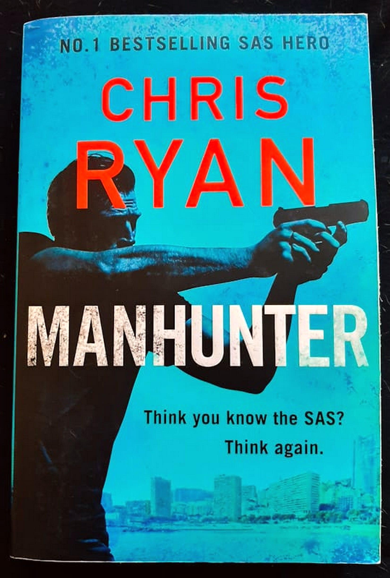 Front Cover Of Manhunter (Chris Ryan)