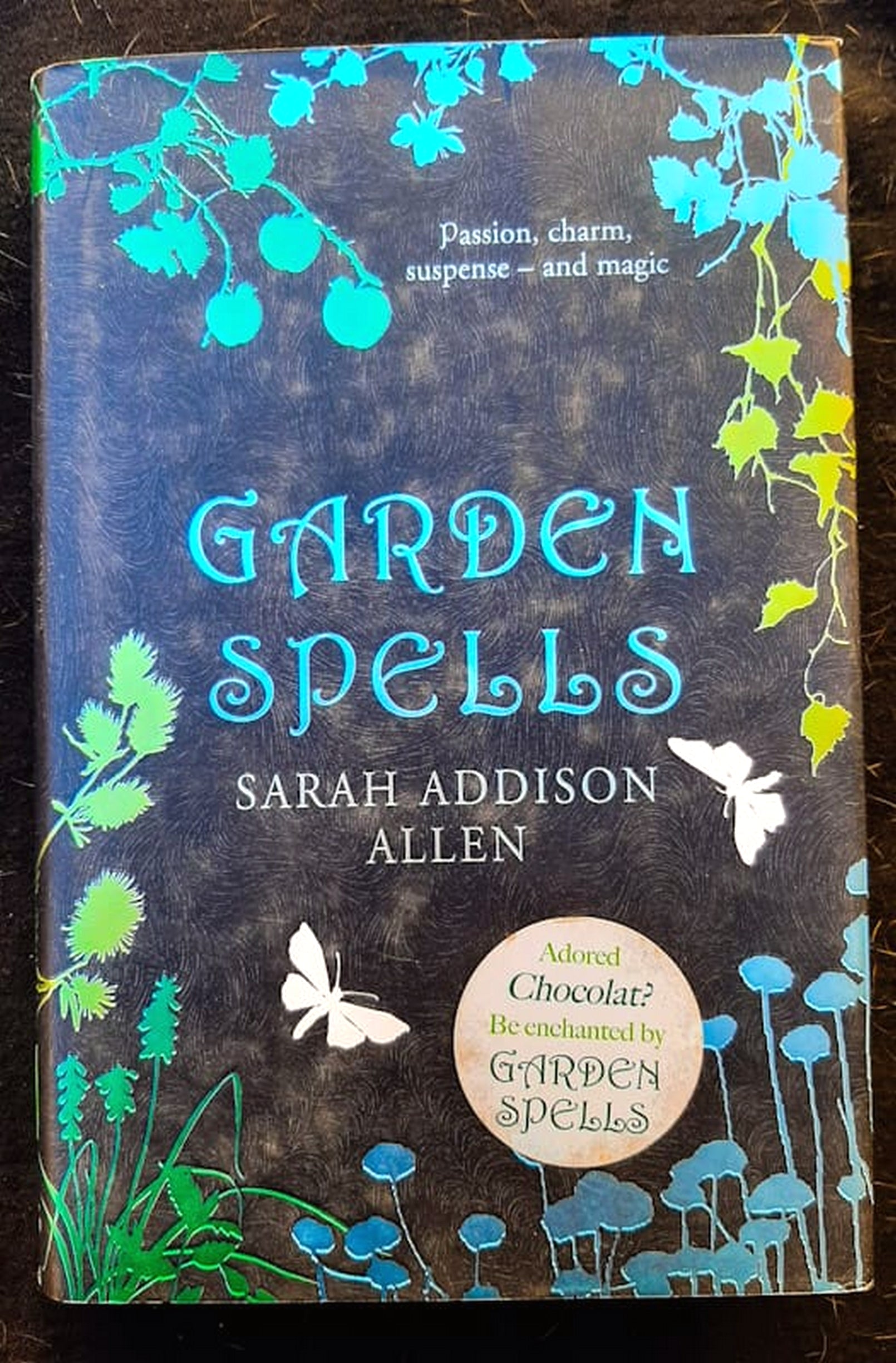 Front Cover Of Garden Spells (Waverley Family #1) (Sarah Addison Allen)