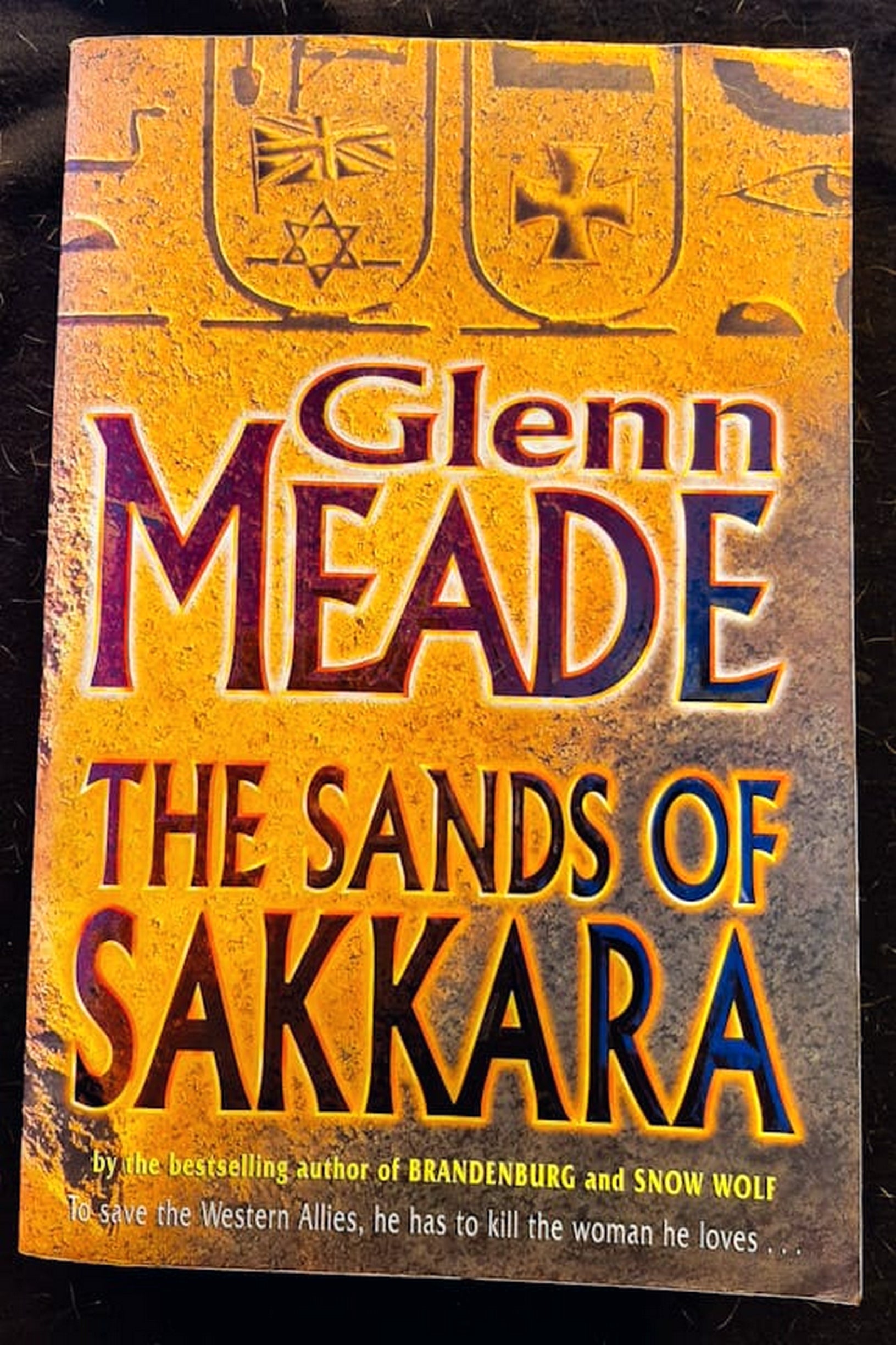 Front Cover Of The Sands of Sakkara (Glenn Meade)