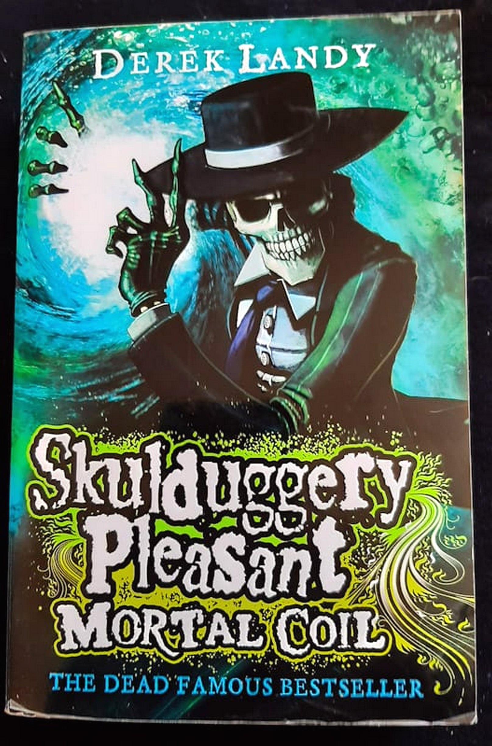 Front Cover Of Mortal Coil (Skulduggery Pleasant #5) (Derek Landy)