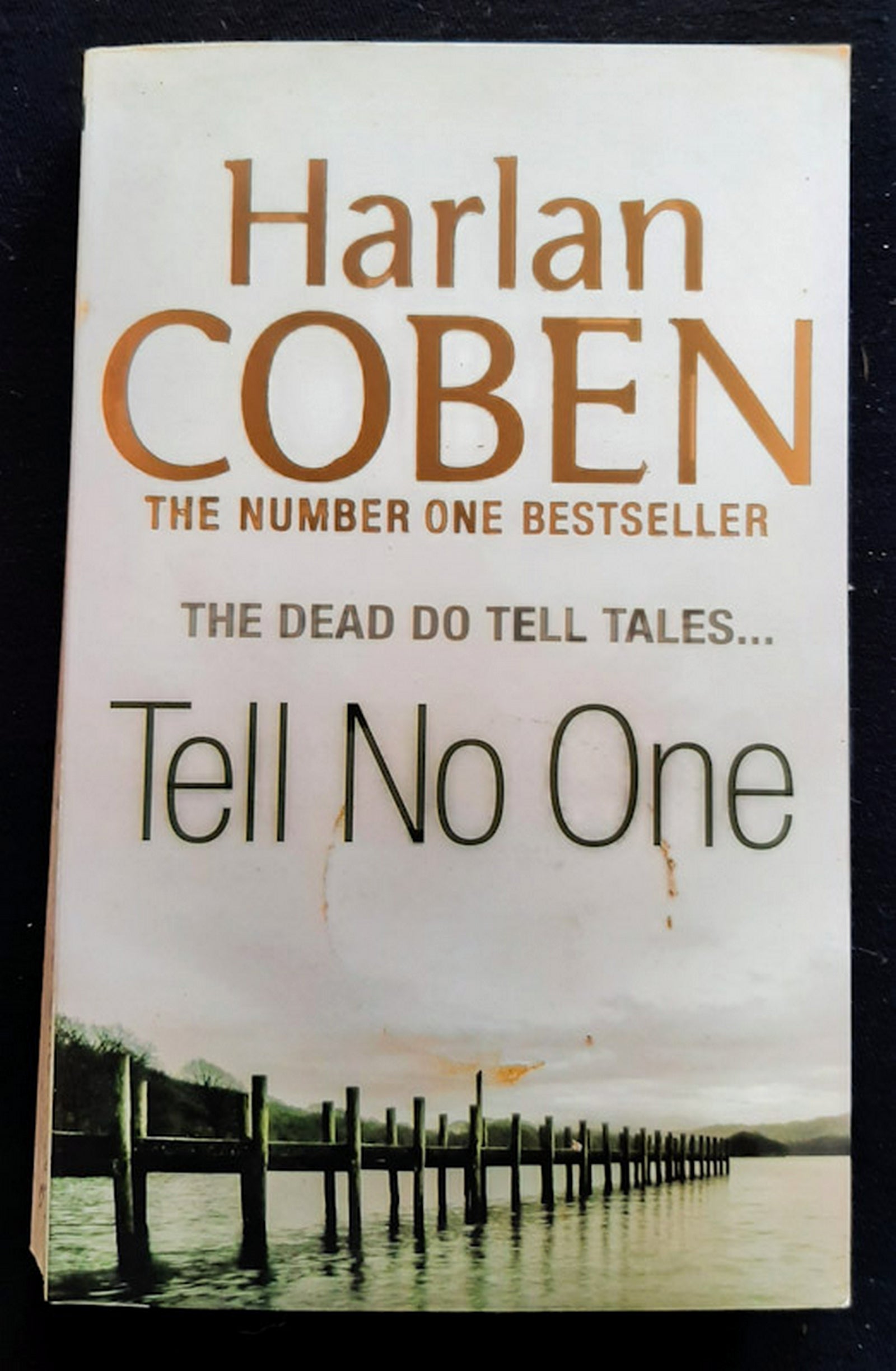 Front Cover Of Tell No One (Harlan Coben)