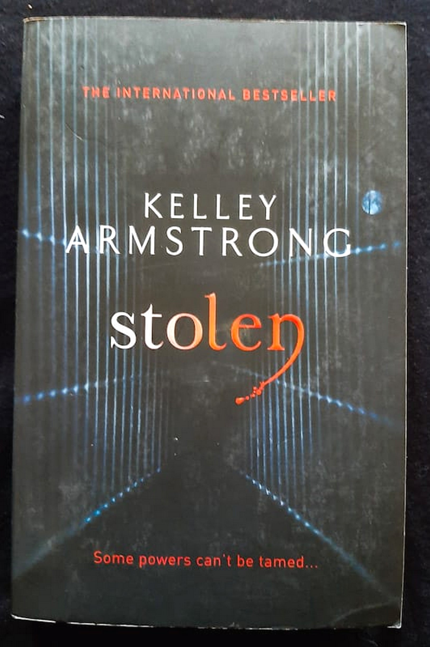 Front Cover Of Stolen (Otherworld #2) (Kelley Armstrong)