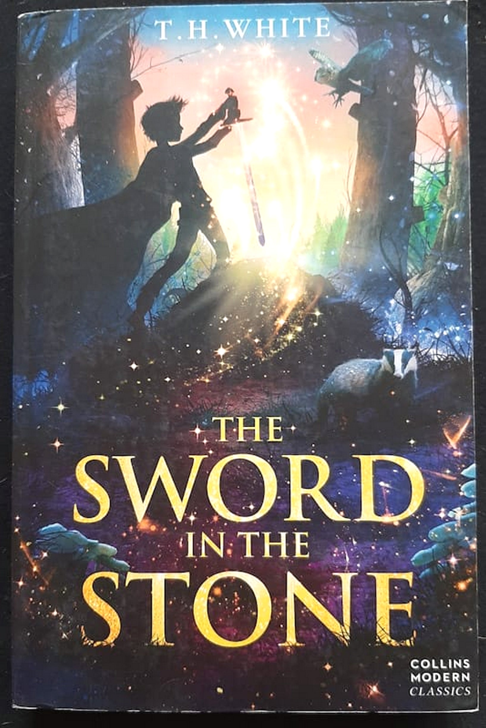 Front Cover Of The Sword in the Stone (The Once and Future King #1) (T. H. White)