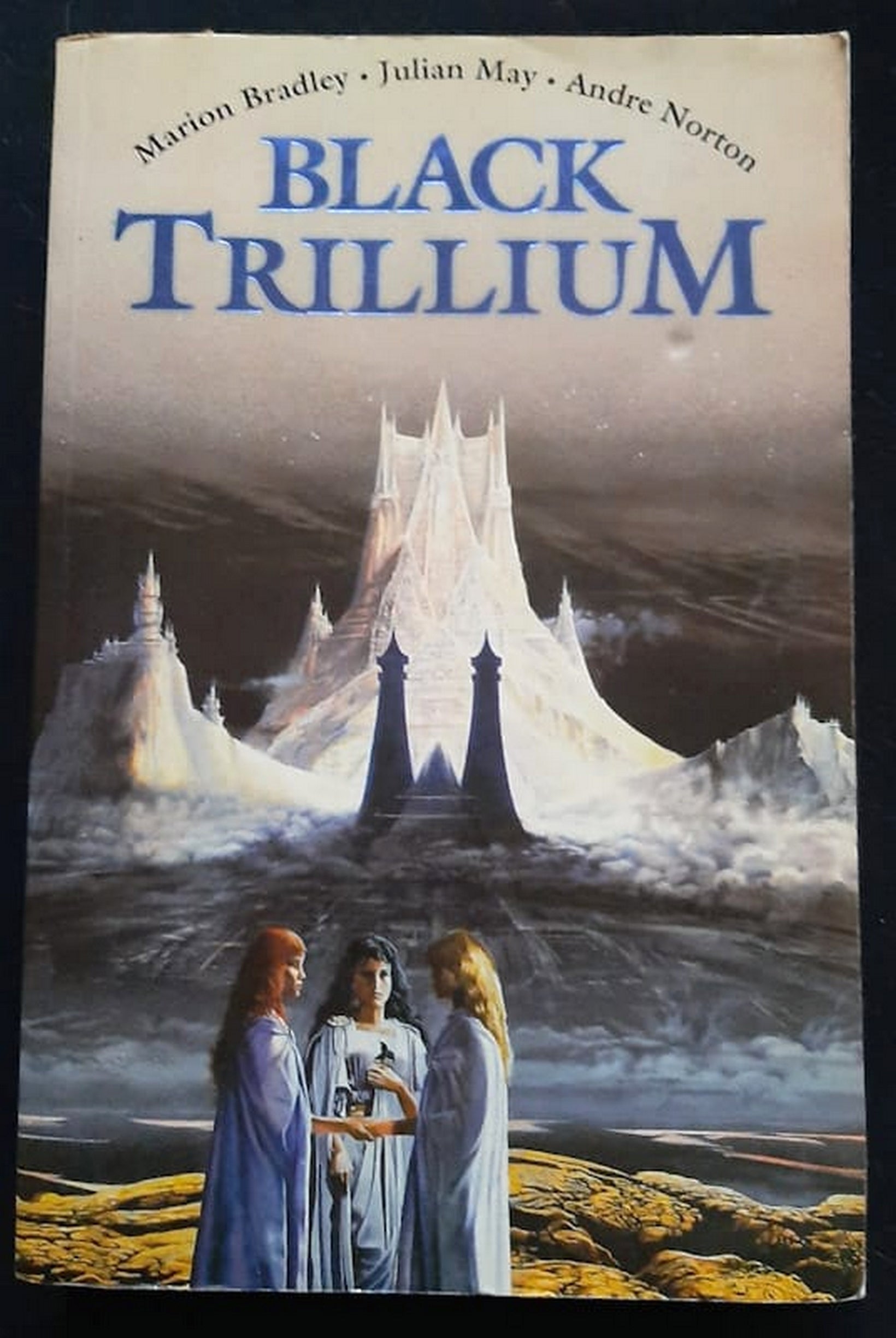 Front Cover Of Black Trillium (The Saga of the Trillium #1) (MARION ZIMMER BRADLEY)