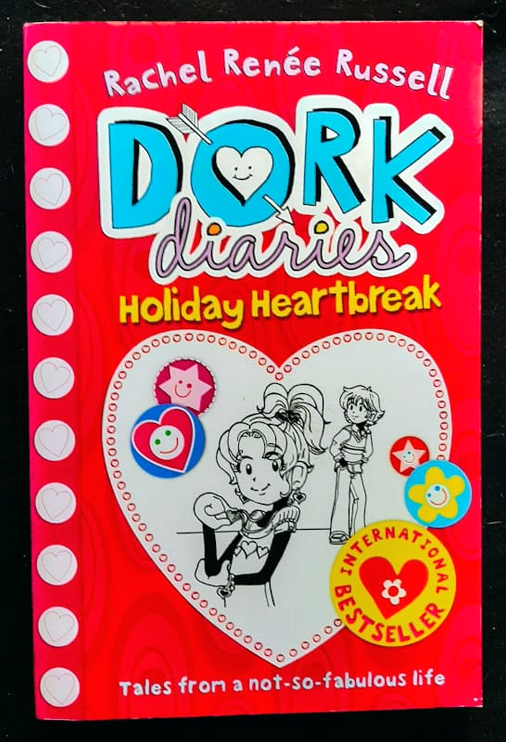 Front Cover Of Dork Diaries: Holiday Heartbreak (Dork Diaries #6) (Rachel Renee Russell)